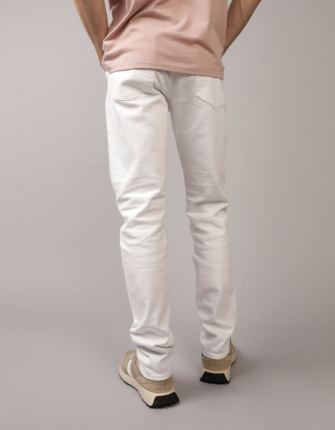 Jean Skinny Athletic con Stretch Hombre AE - Blanco 0114_7017_100_ob