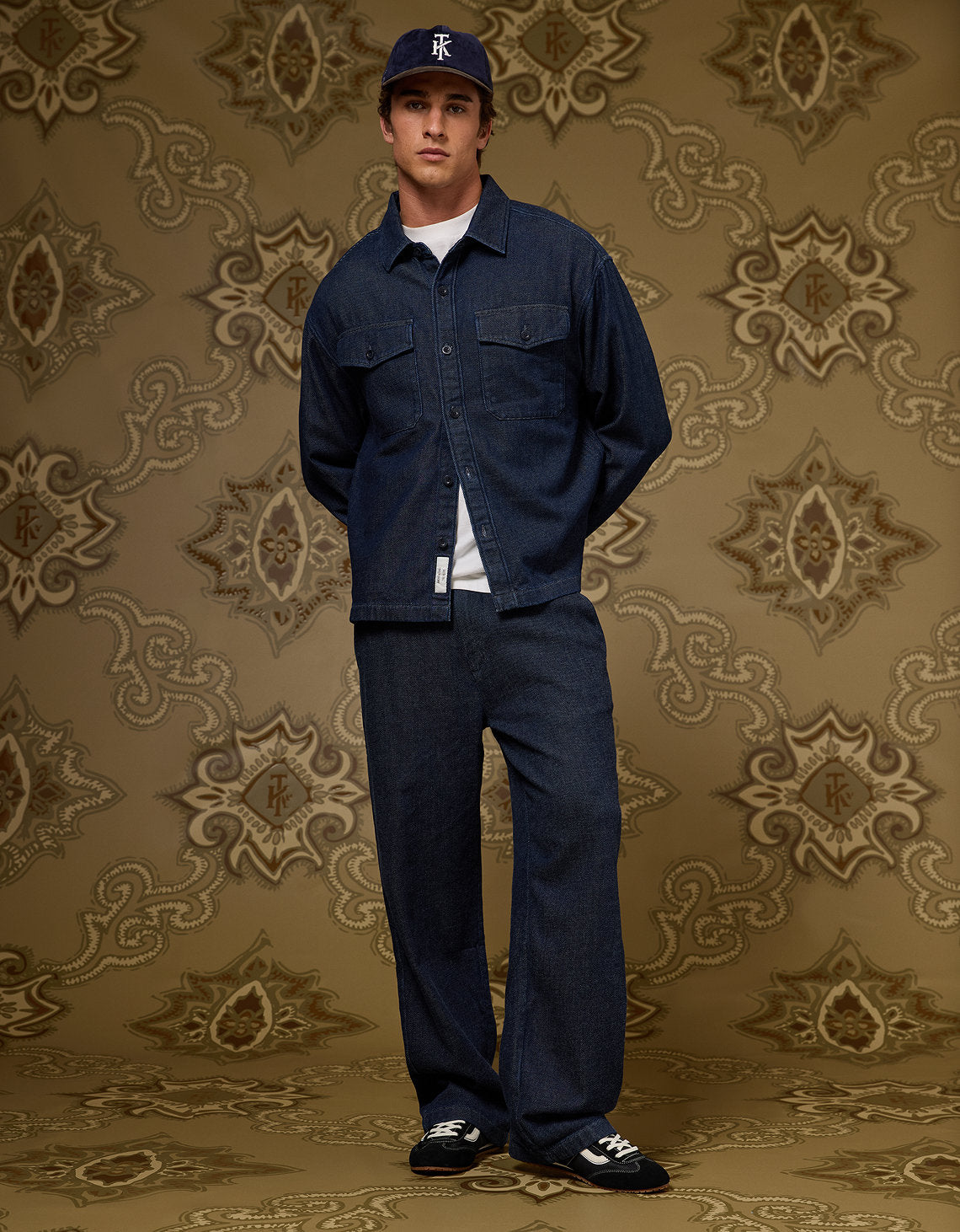 Ae x Tru Kolors Pantalón en Denim Chenille - Azul 0122_7384_410_of