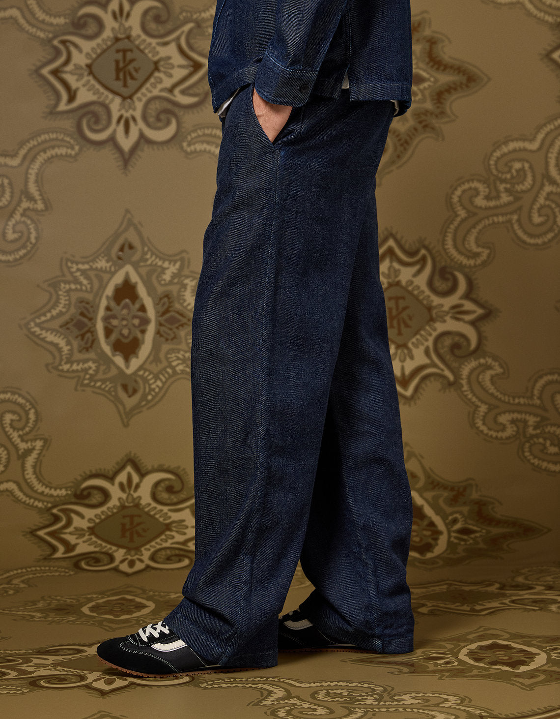 Ae x Tru Kolors Pantalón en Denim Chenille - Azul 0122_7384_410_os