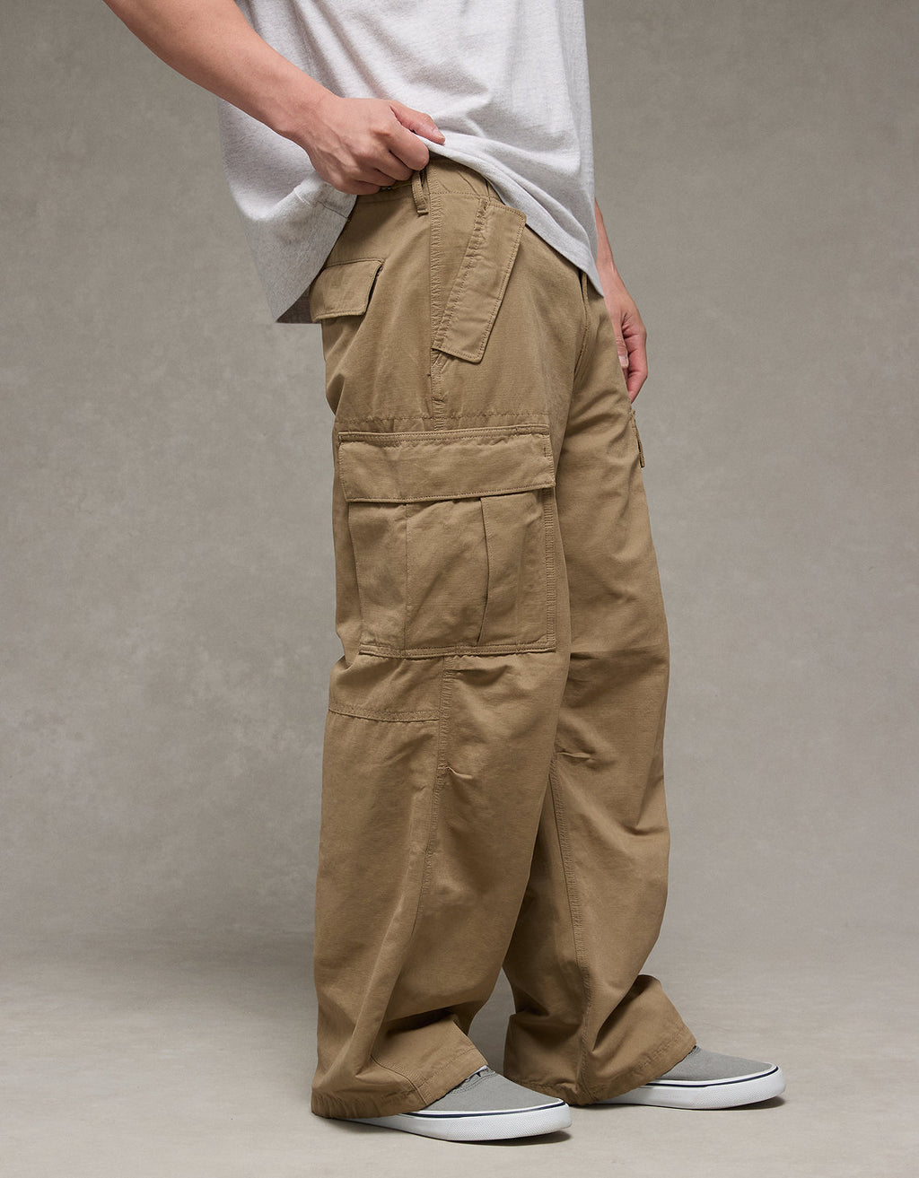 Pantalón Baggy Tipo Cargo Ae - Caqui 0123_5290_872_os