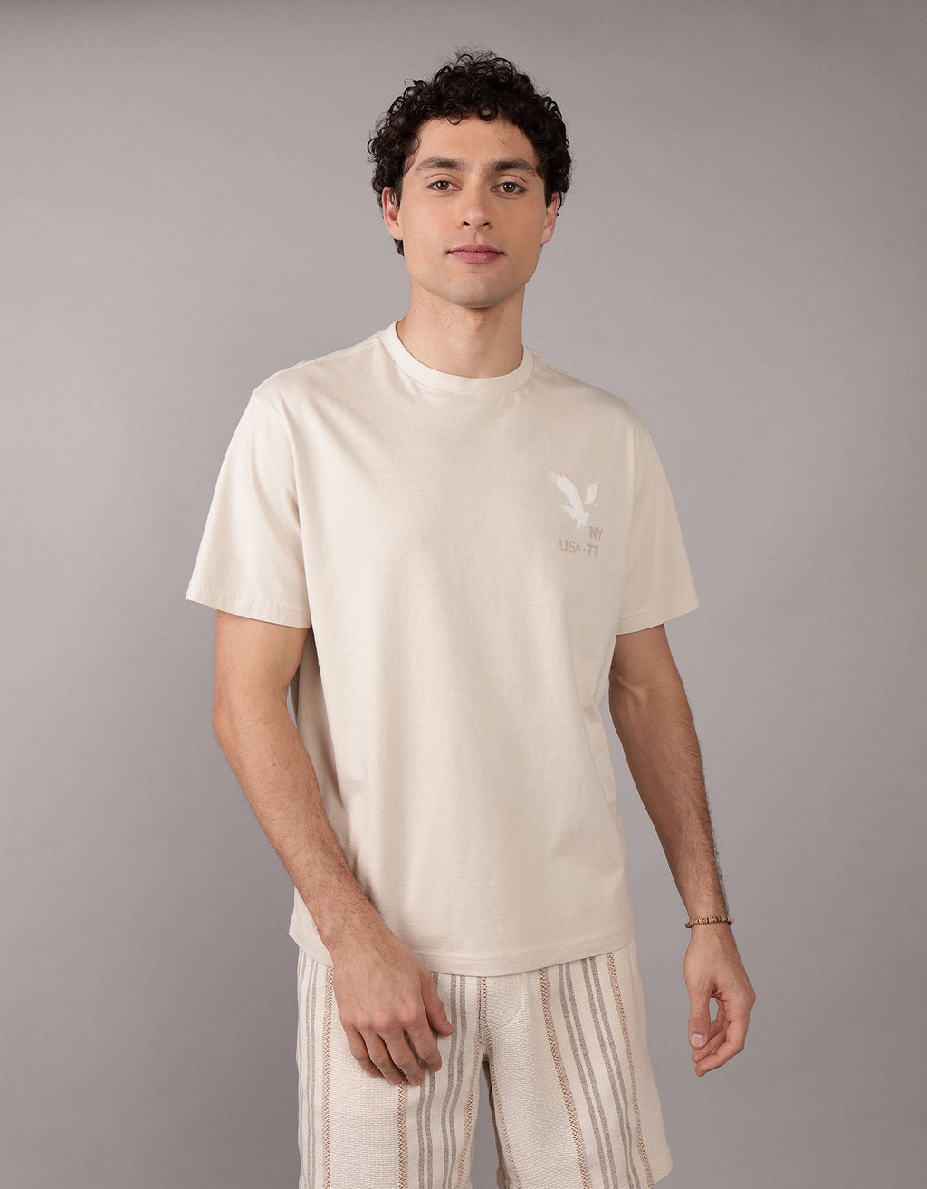 Camiseta gráfica con logotipo aplicado de AE - Generico 0181_4253_106_of