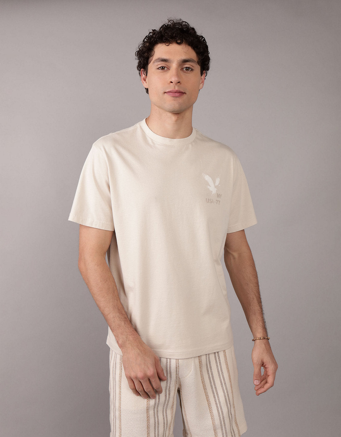 Camiseta gráfica con logotipo aplicado de AE - Generico 0181_4253_106_of