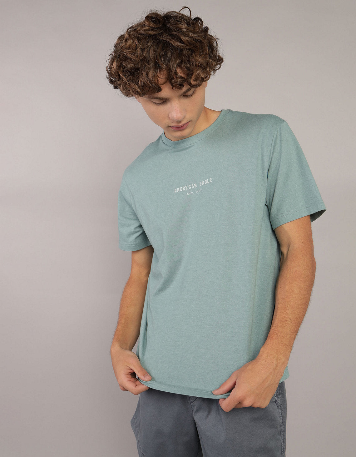 Camiseta manga corta con gráfico de hombre AE - Verde 0181_4290_395_of