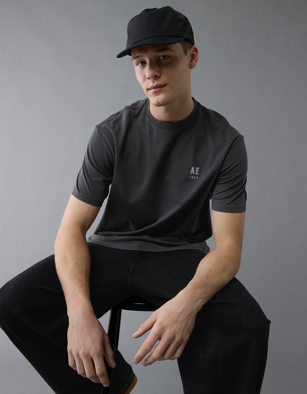 Camiseta Gráfica con Logo Ae - Gris 0181_4420_023_of