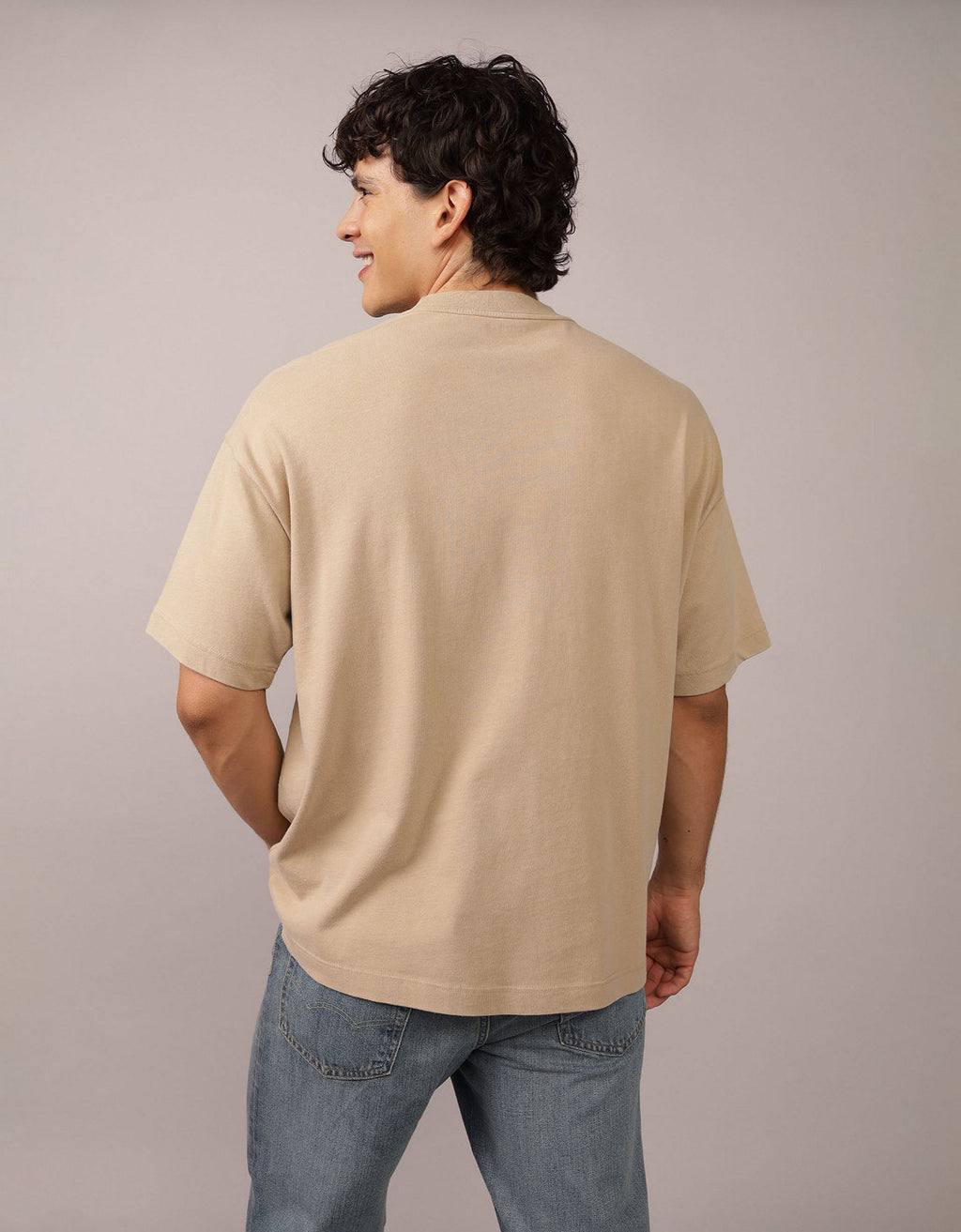 Camiseta gráfica con logo grande de Ae - Caqui 0181_4672_212_ob