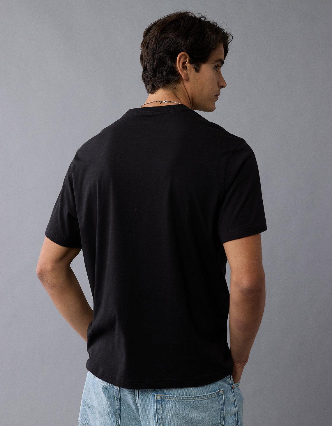 Camiseta con Gráfico Ae - Negro 0181_4819_067_ob