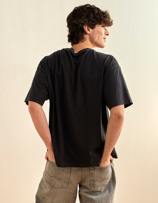 Camiseta Gráfica con Logo Ae Relaxed - Negro