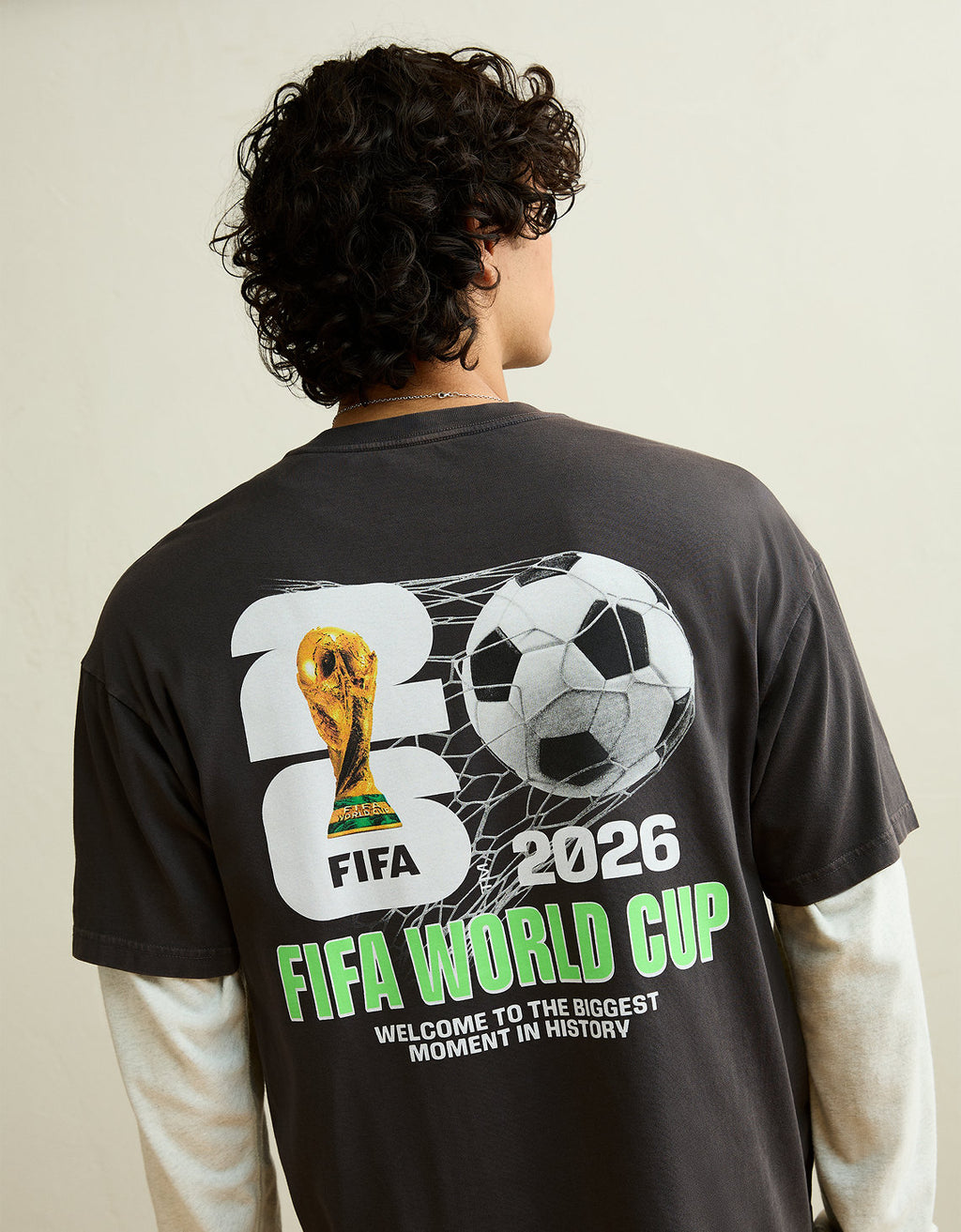 Ae x Fifa Copa Mundial 2026 Camiseta Gráfica Boxy - Negro 0185_6214_167_of