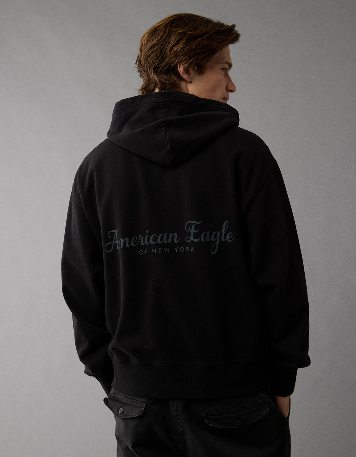 Buzo con capucha manga larga Hombre AE - Negro 0193_2426_001_of