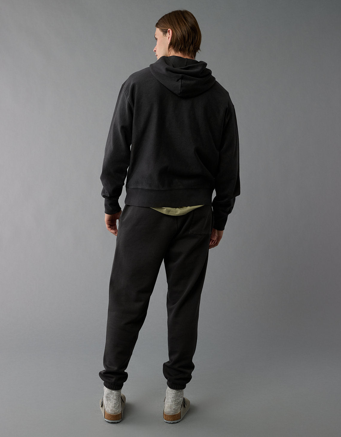 Buzo con capucha de hombre AE - Negro 0193_2442_094_ob