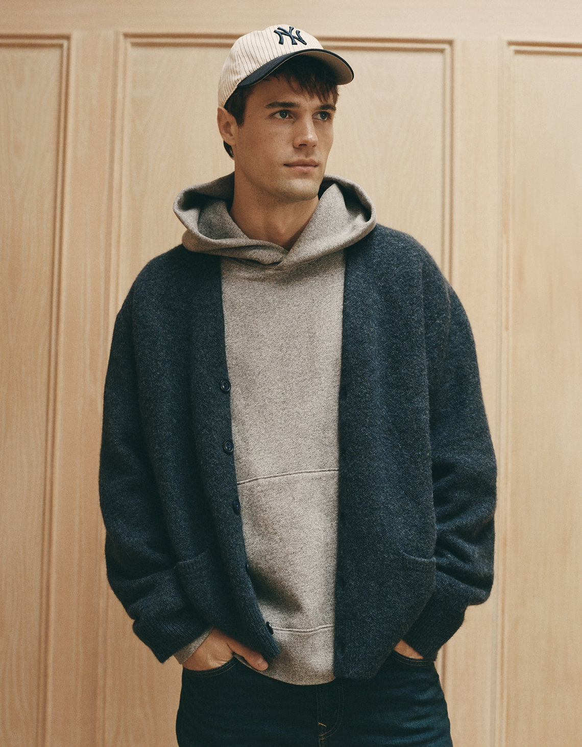 Buzo con capucha de hombre AE - Gris 0193_2521_029_l1