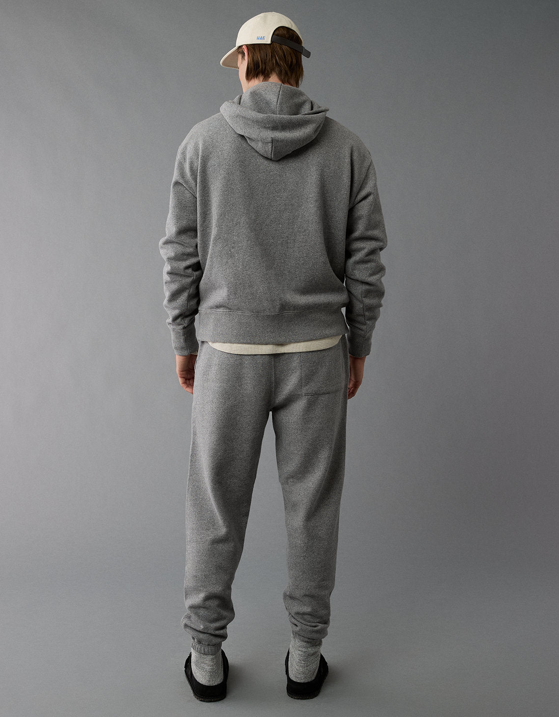 Buzo con capucha de hombre AE - Gris 0193_2521_029_ob