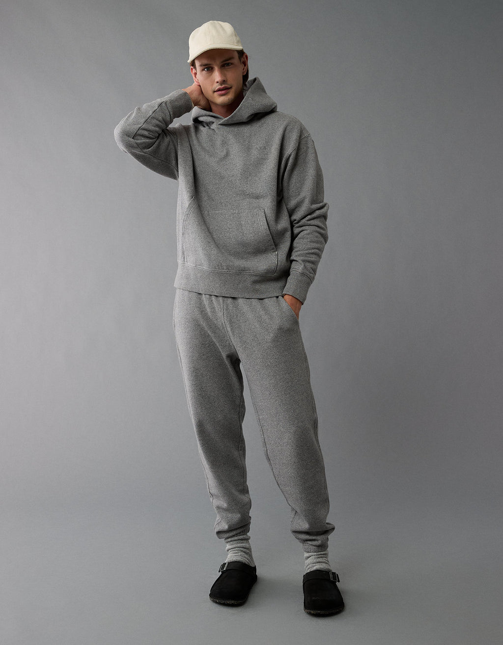 Buzo con capucha de hombre AE - Gris 0193_2521_029_of