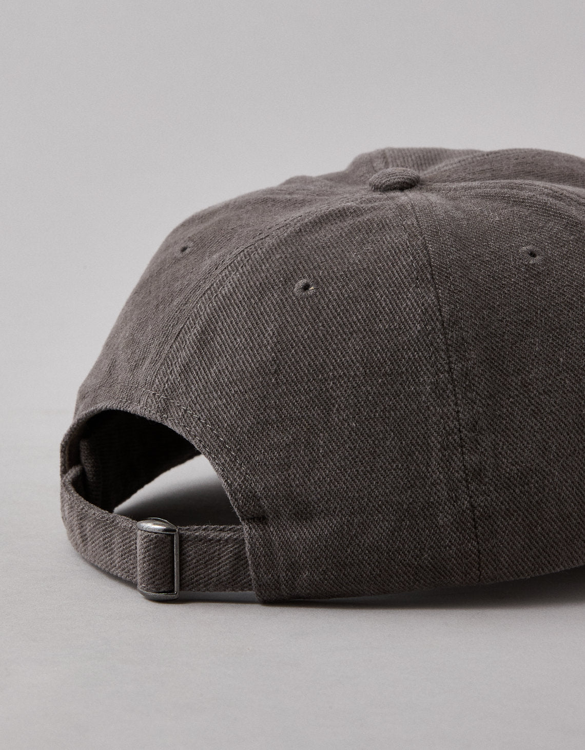 Gorra tipo Beisbolera ajustada Hombre AE - Negro 0221_7873_167_b