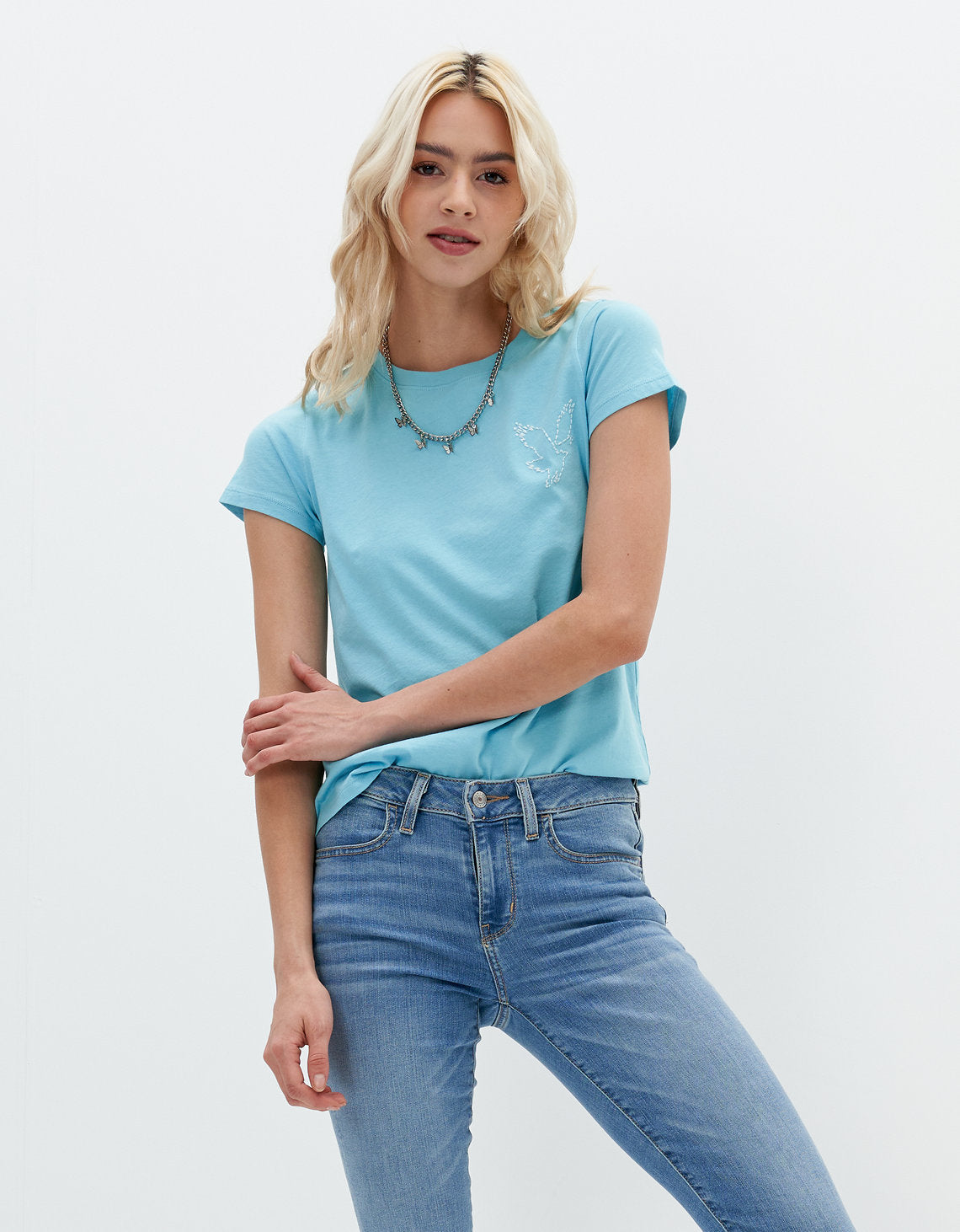 Camiseta AE gráfica con corte ajustado - Azul 0300_8743_321_of