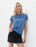 Camiseta AE gráfica con corte ajustado - Azul 0300_8743_410_of
