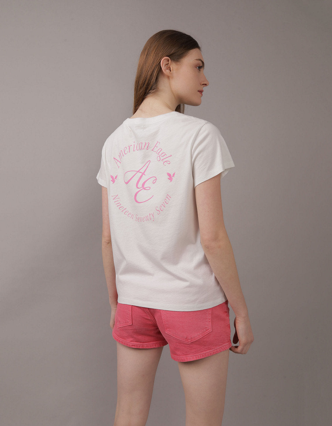 Camiseta AE gráfica con corte ajustado - Blanco 0300_9462_140_ob