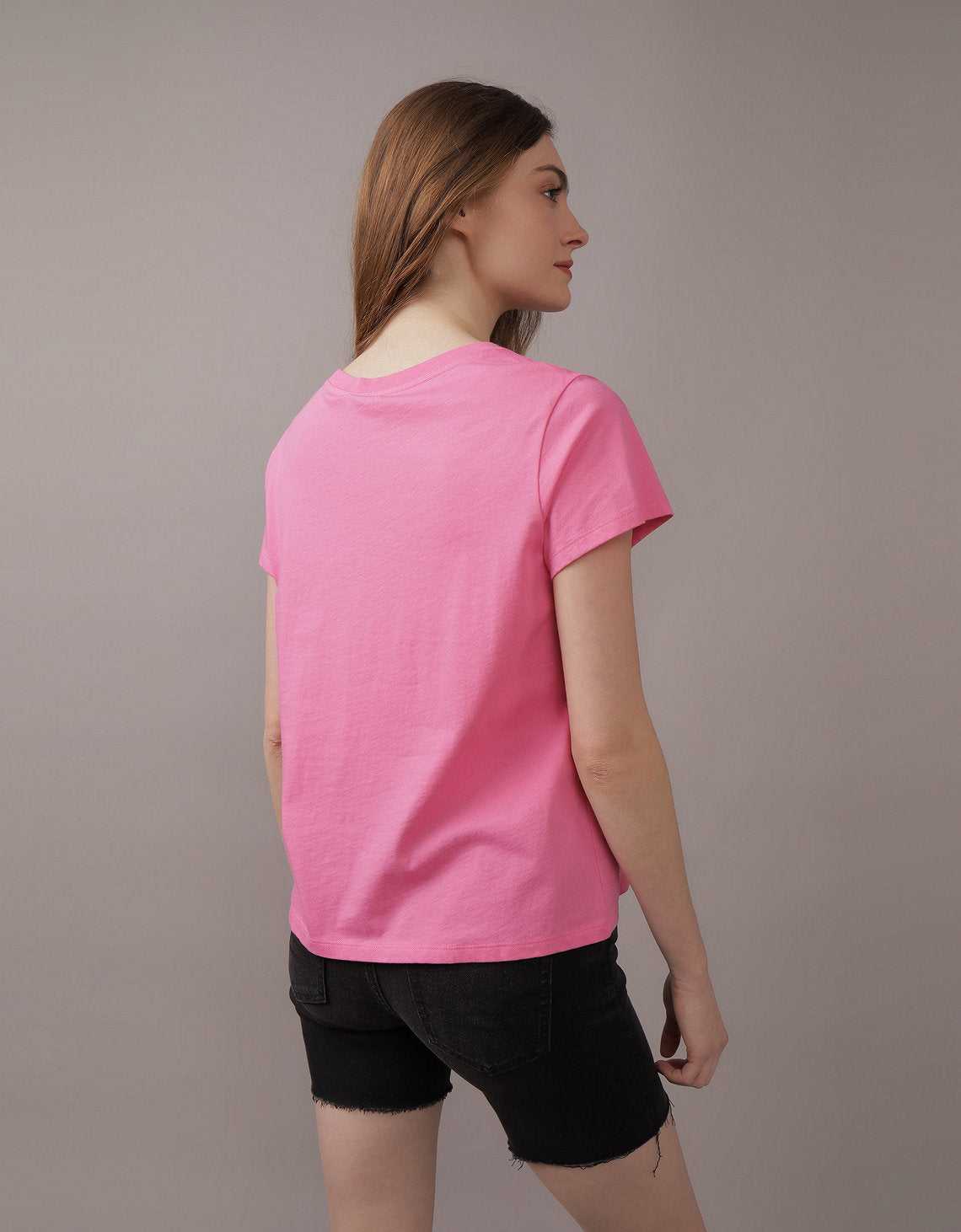 Camiseta AE gráfica con corte ajustado - Rosa 0300_9462_615_ob