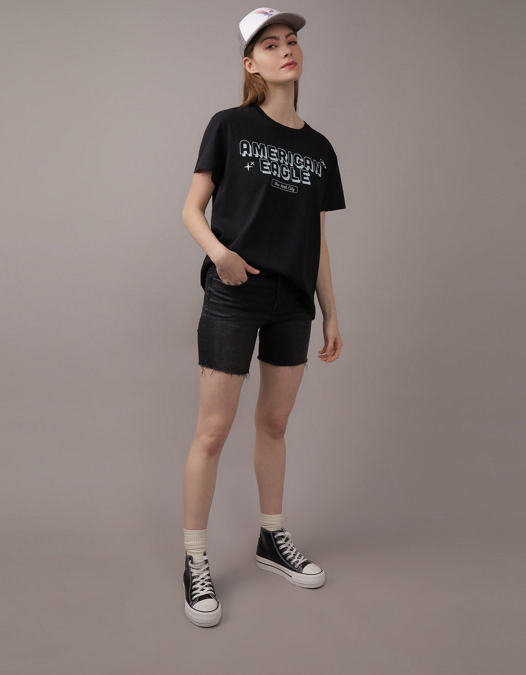Camiseta AE gráfica con corte ajustado - Negro 0300_9514_001_of