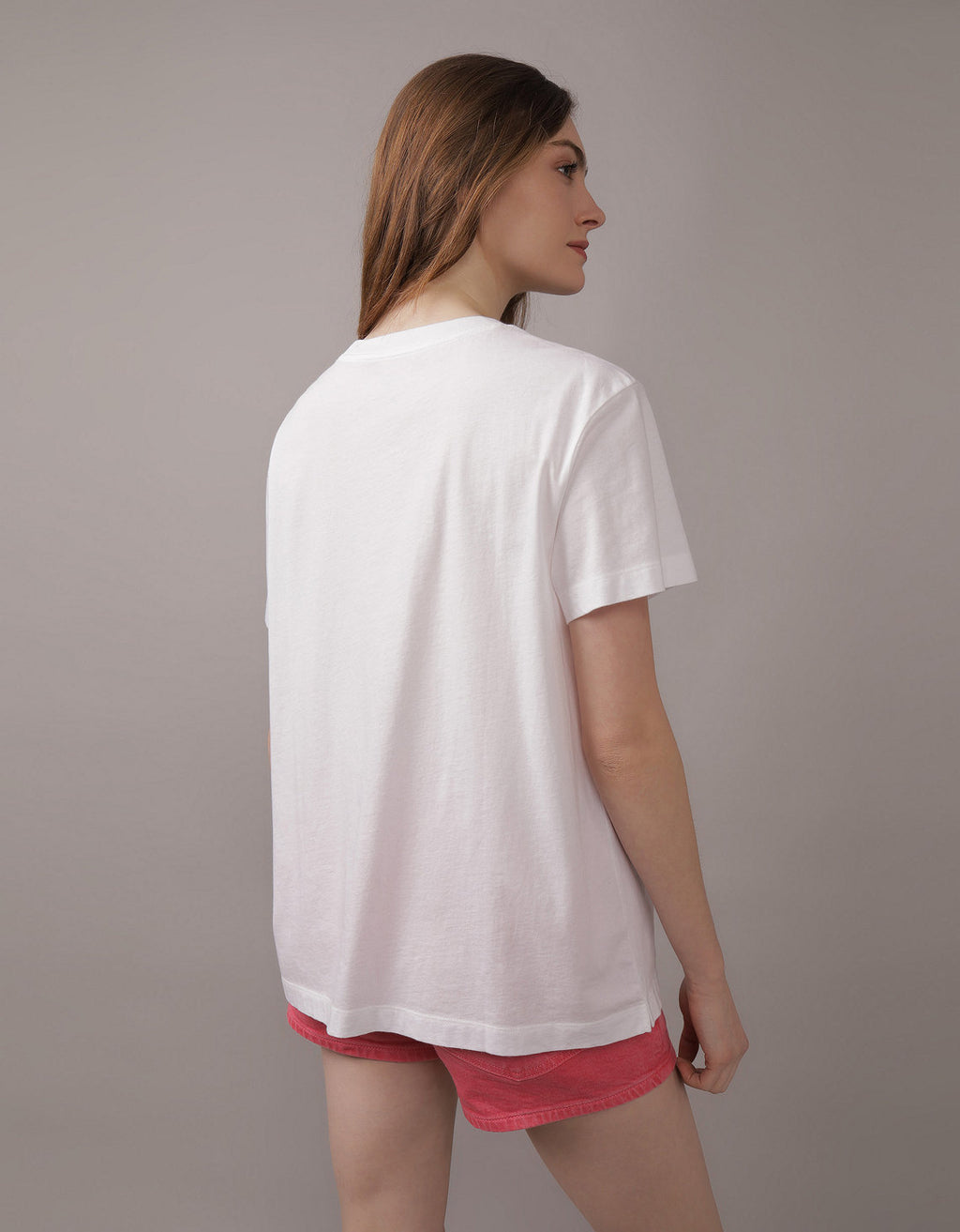 Camiseta AE gráfica con corte ajustado - Blanco 0300_9514_100_ob