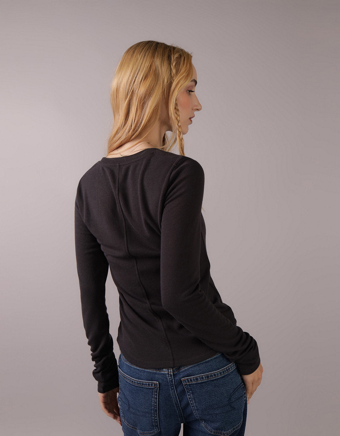 Camiseta cuello redondo Manga Larga con gráfico Mujer AE - Negro 0300_9751_001_ob