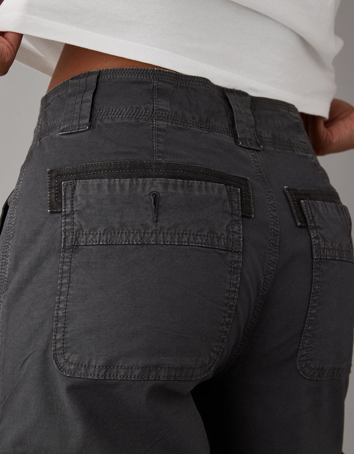 Jogger Aeo tipo cargo - Gris 0322_5109_036_d2