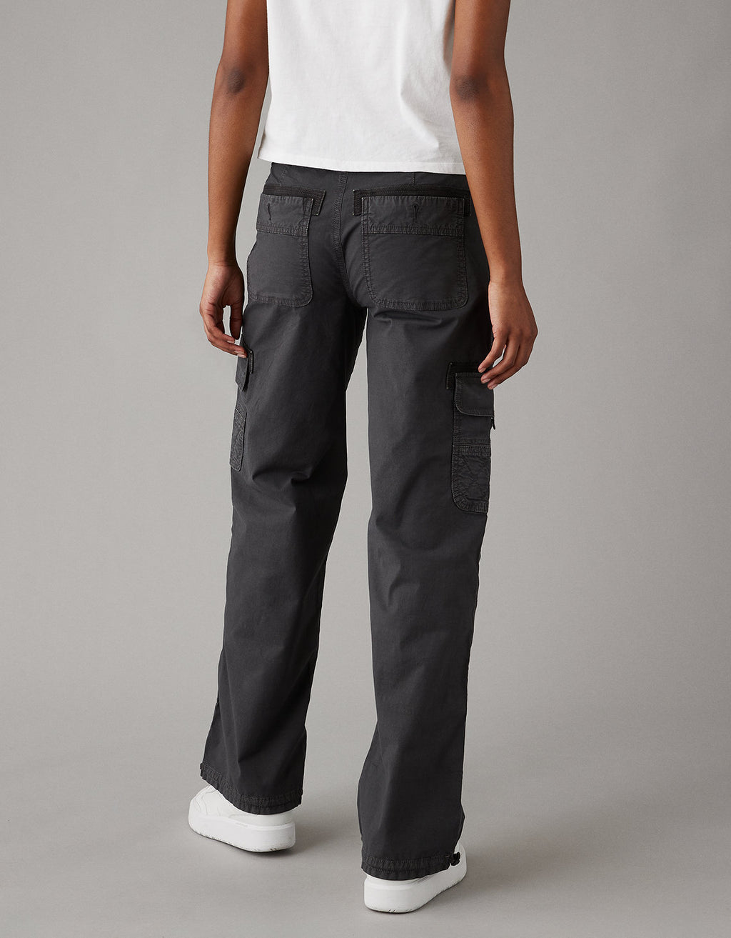 Jogger Aeo tipo cargo - Gris 0322_5109_036_ob
