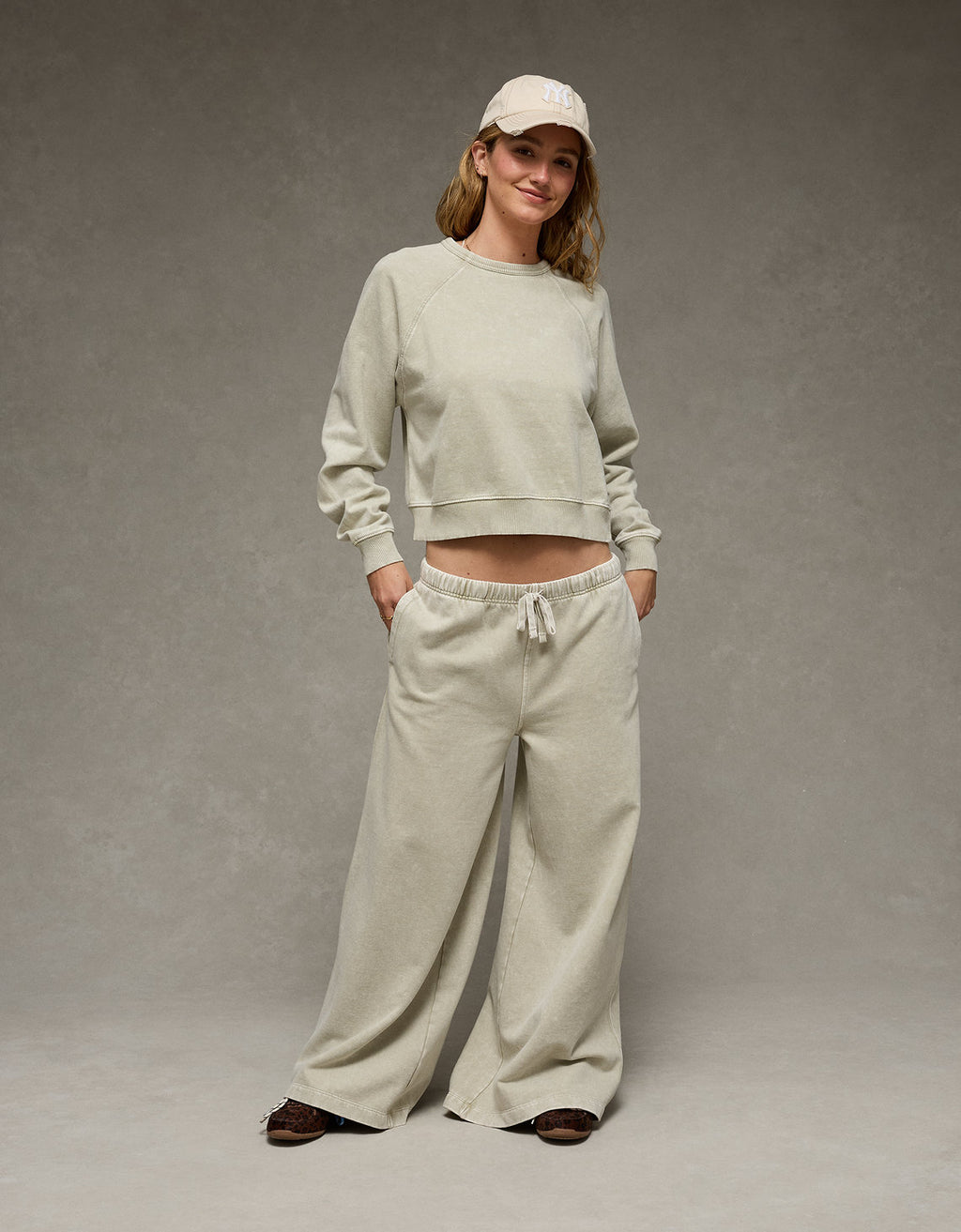 Pantalón Chándal Wide Leg Ae - Verde 0329_5683_300_of