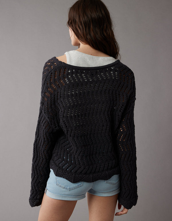 Suéter Ae corto, con cuello en V - Negro