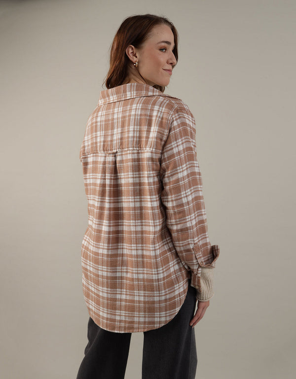 Camisa AE manga larga oversized de cuadros con botones - Café