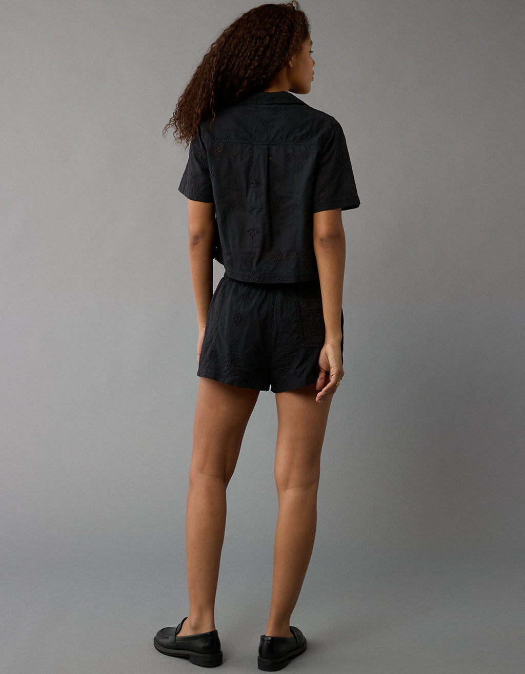 Camisa manga corta Ae con botones - Negro 0355_5543_001_d2