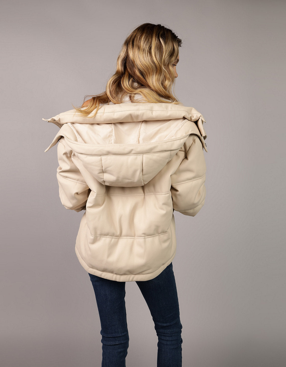AE Chaqueta Acolchada de Cuero Vegano - Generico 0383_3601_237_ob