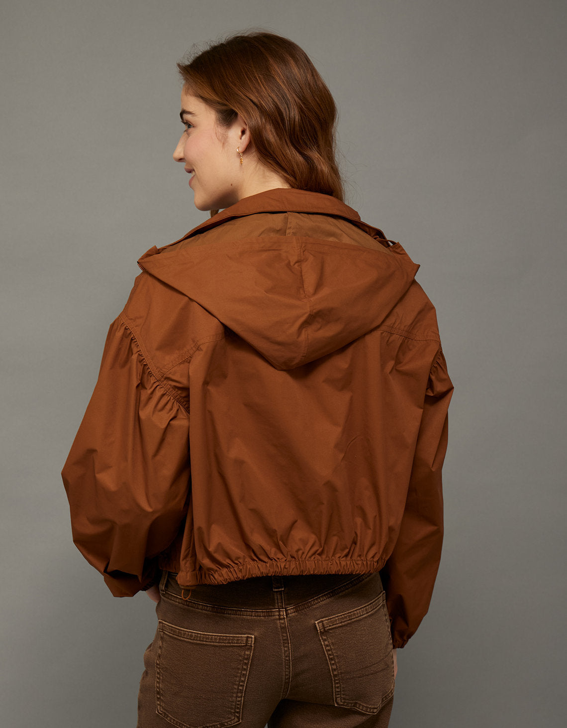 Chaqueta cortavientos recortada Ae - Café 0383_3768_202_ob