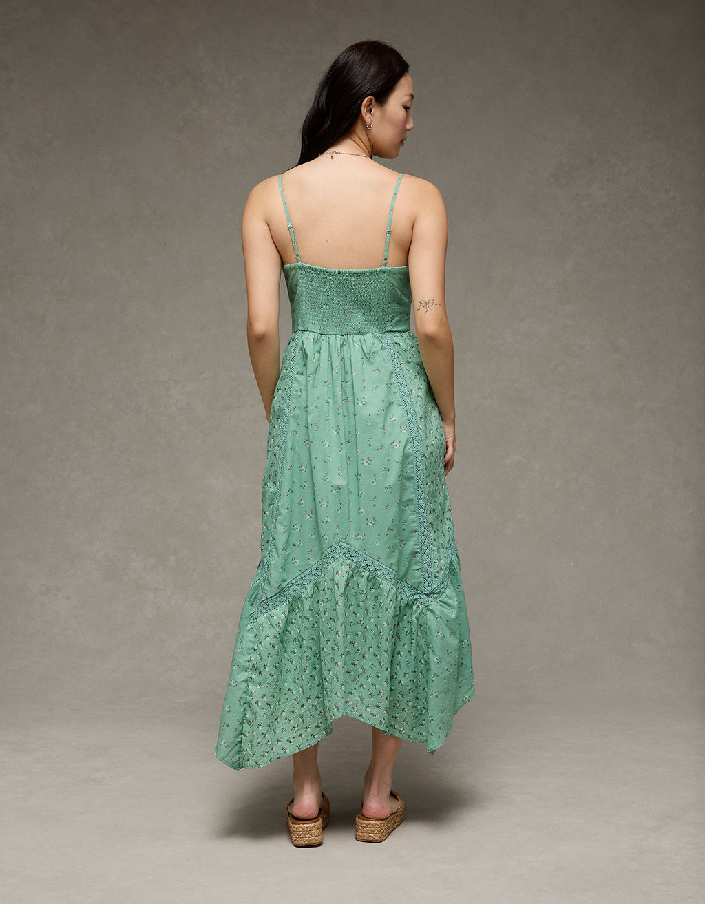 Vestido midi con dobladillo desigual e inserción de encaje en el escote en V - Verde 0395_9039_300_ob