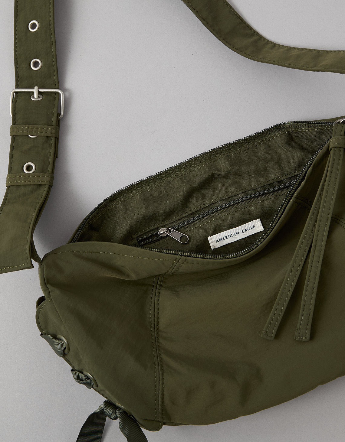 Mini Bolso Safari Tipo Slouch para Mujer - Verde 0427_6733_342_d1