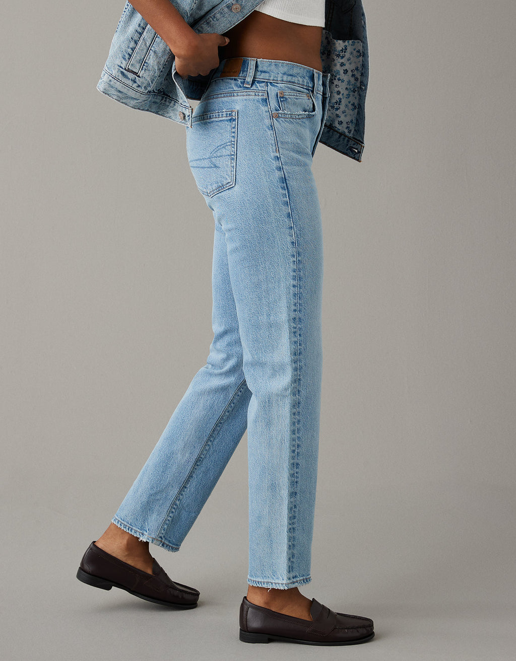 Jean Ae Straight con stretch de cintura alta - Azul 0435_4873_414_os