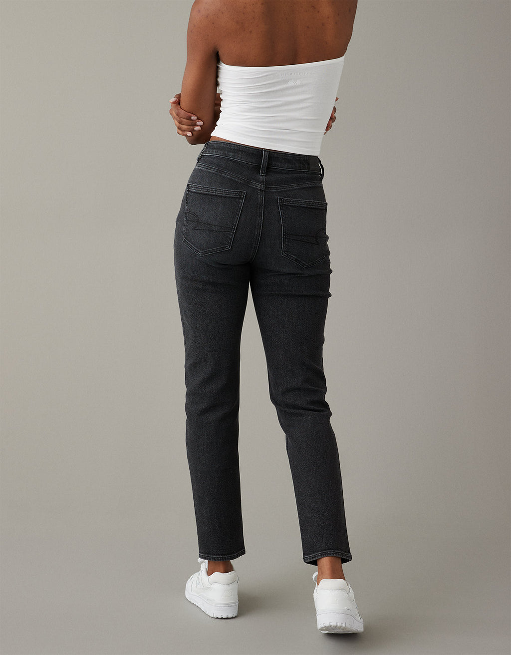 Jean Mom Rígido Mujer AE - Negro 0436_4683_055_ob