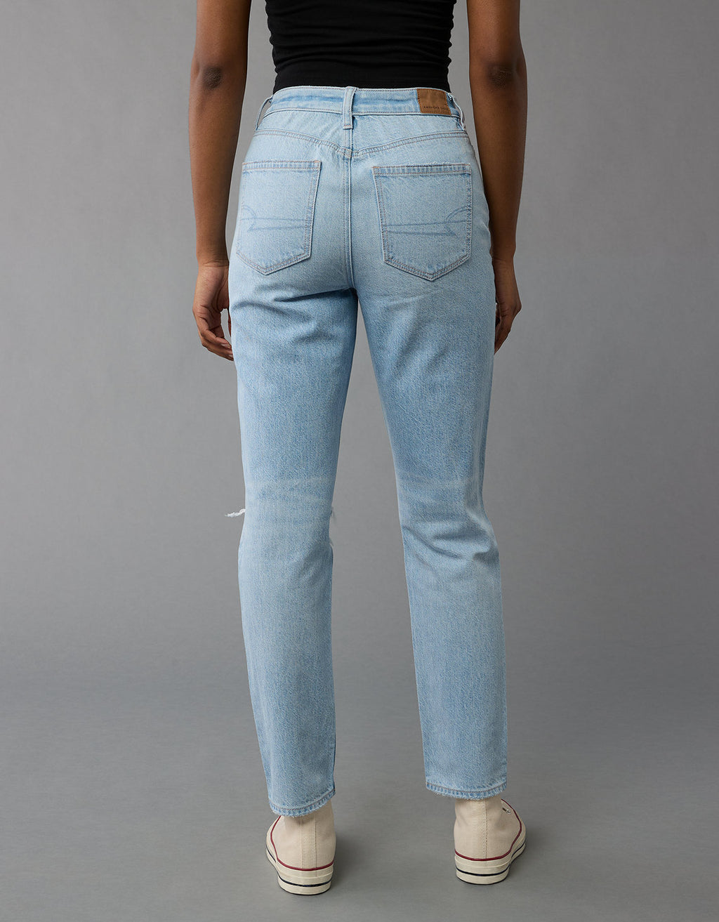 Jean Mom con rotos Mujer AE - Blanco 0436_5272_142_ob