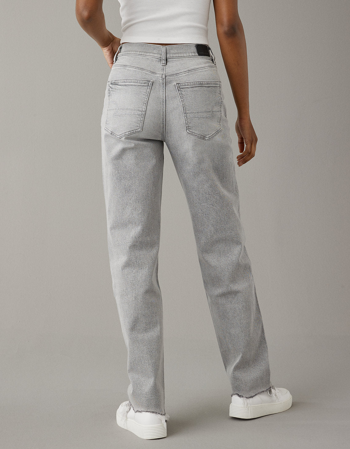 Jean AE Baggy de pierna recta y cintura super alta - Gris 0437_4739_010_ob