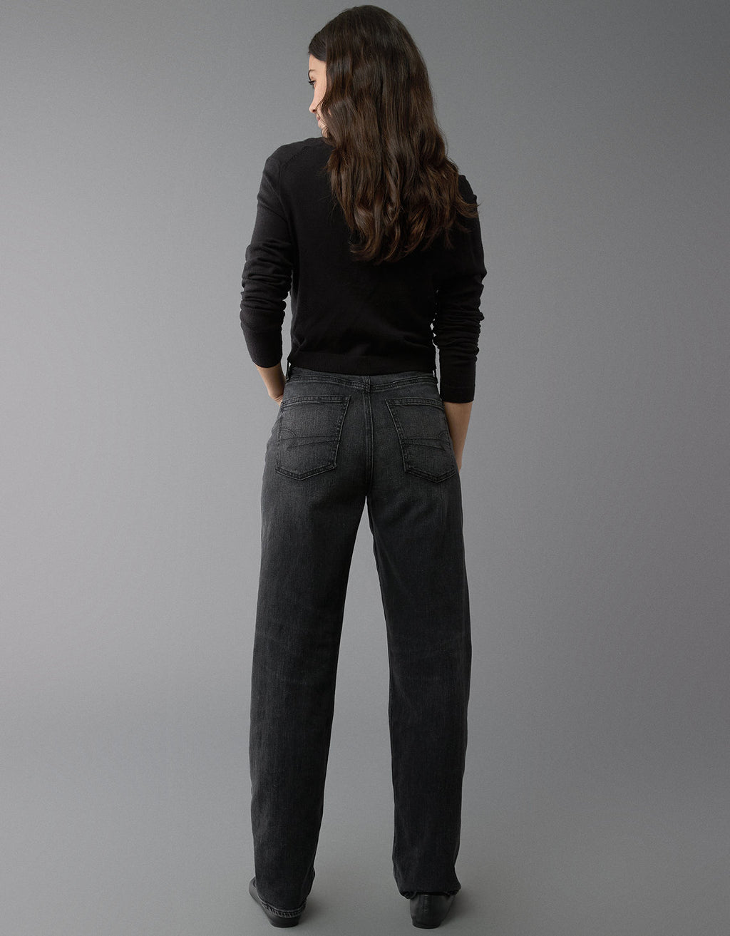 Jean Straight Baggy Tiro Alto Recto y Holgado Mujer AE - Negro 0437_5270_022_ob