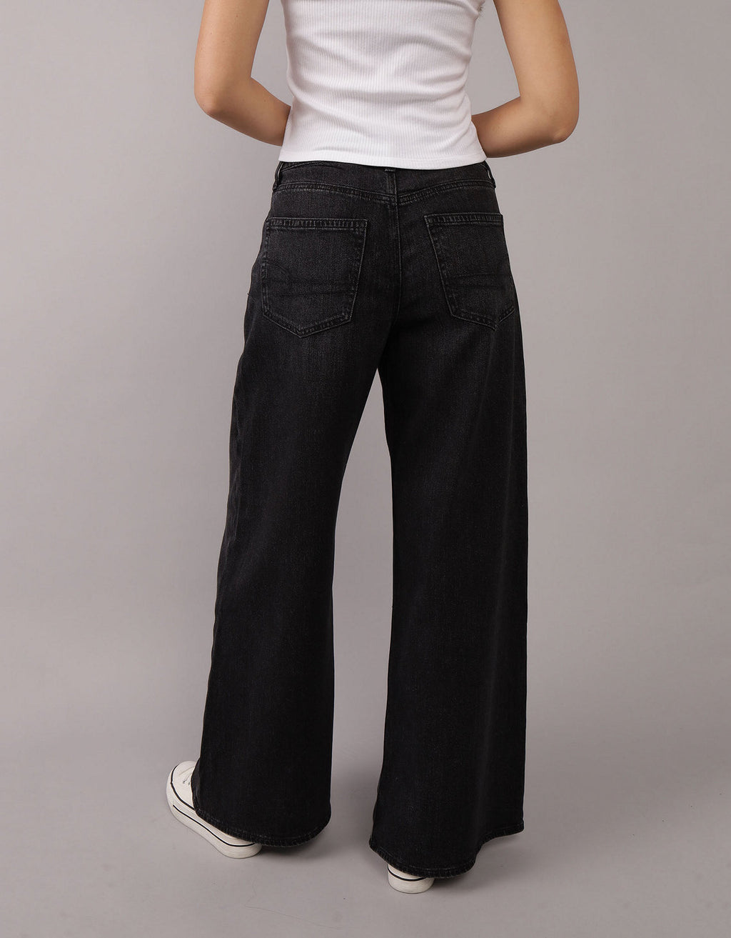 Jean AE de tiro alto súper ancho para mujer - Negro 0437_5291_081_ob