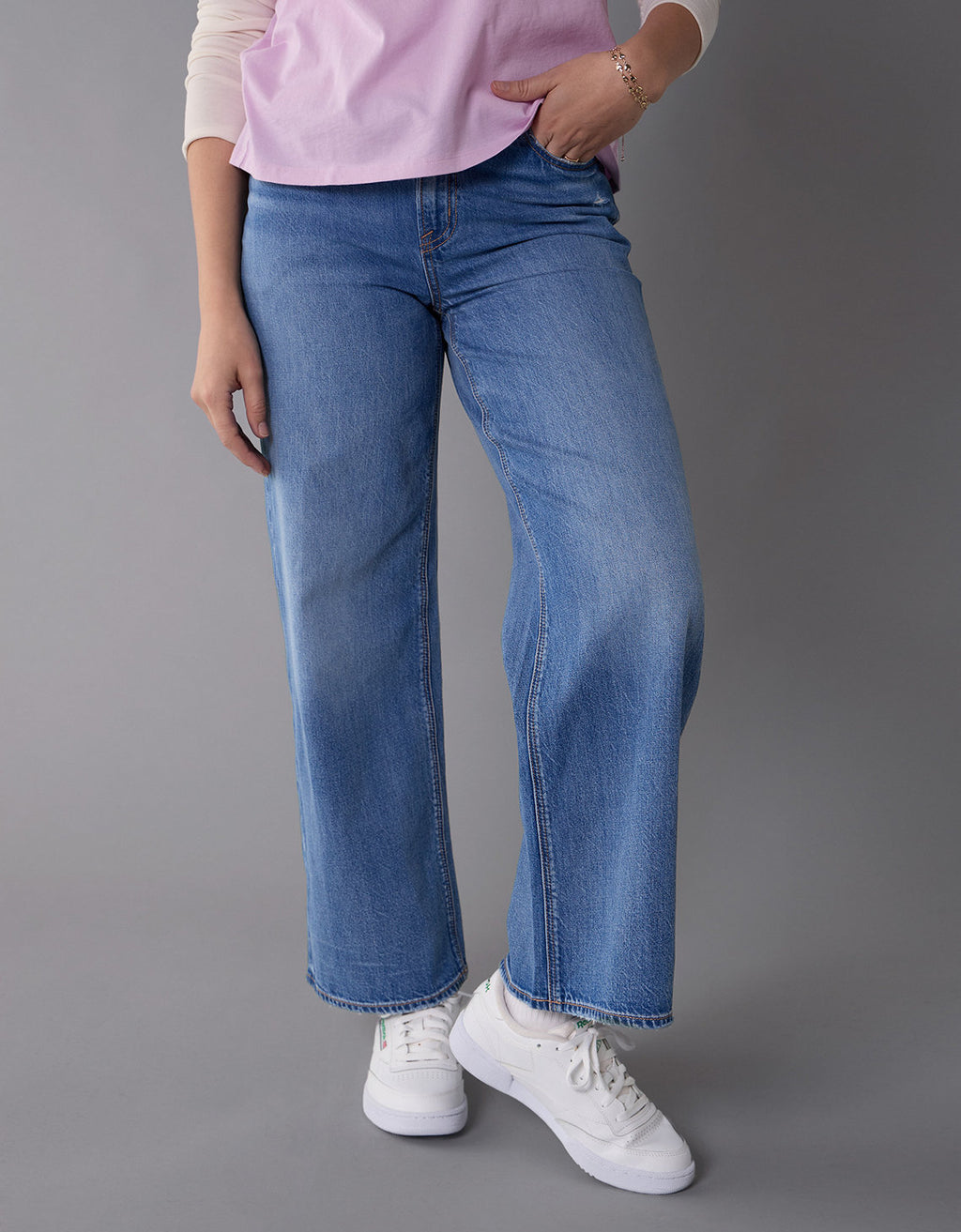 Jean baggy recto de tiro alto de mujer AE - Azul 0437_5526_950_of