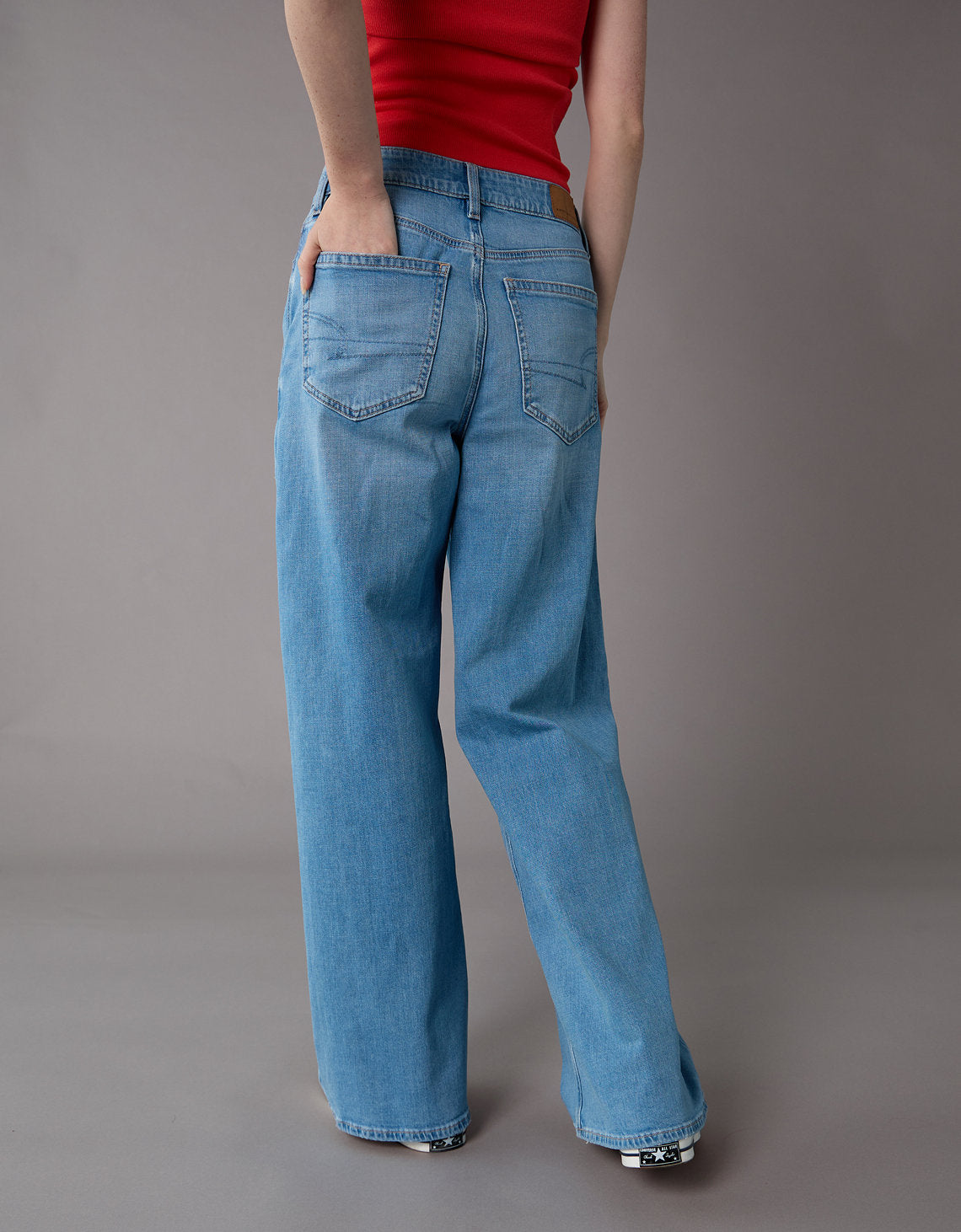 Jean baggy de pierna ancha y cintura baja Ae Stretch - Azul 0437_5758_957_ob