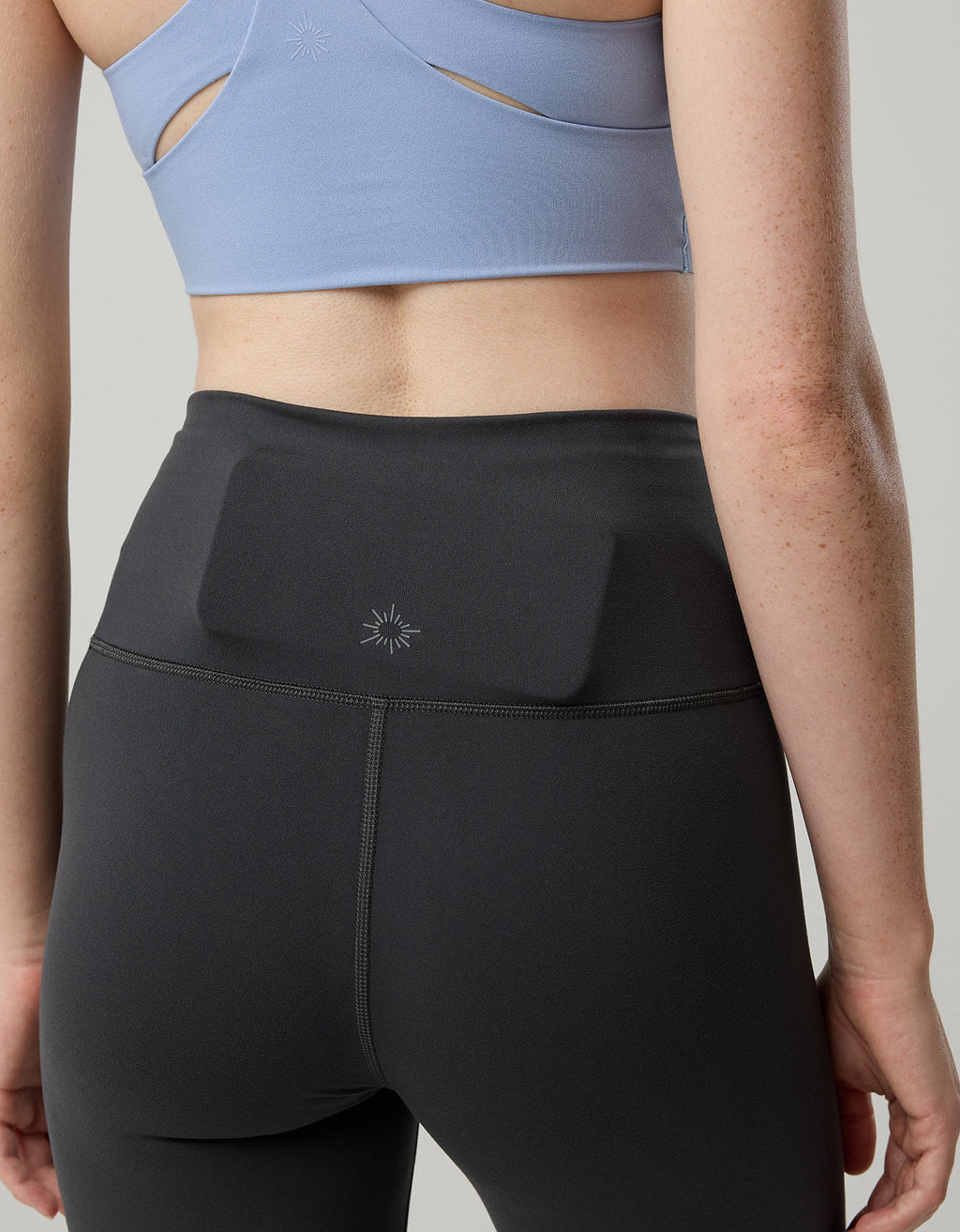 Legging OFFLINE Bootcut By Aerie - Gris 0449_6104_005_d2