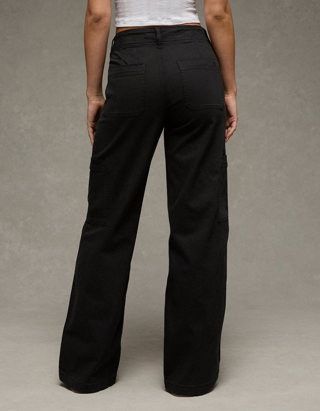 Pantalón Cargo de Pierna Ancha y Súper Cintura Alta Ae Stretch - Negro 0461_5800_016_ob