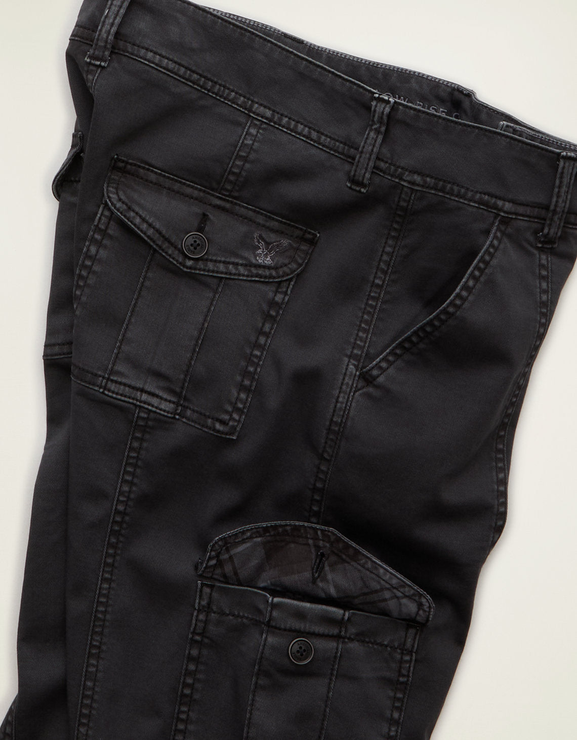 Pantalón Cargo de Tiro Bajo - Negro 0461_5869_094_d1