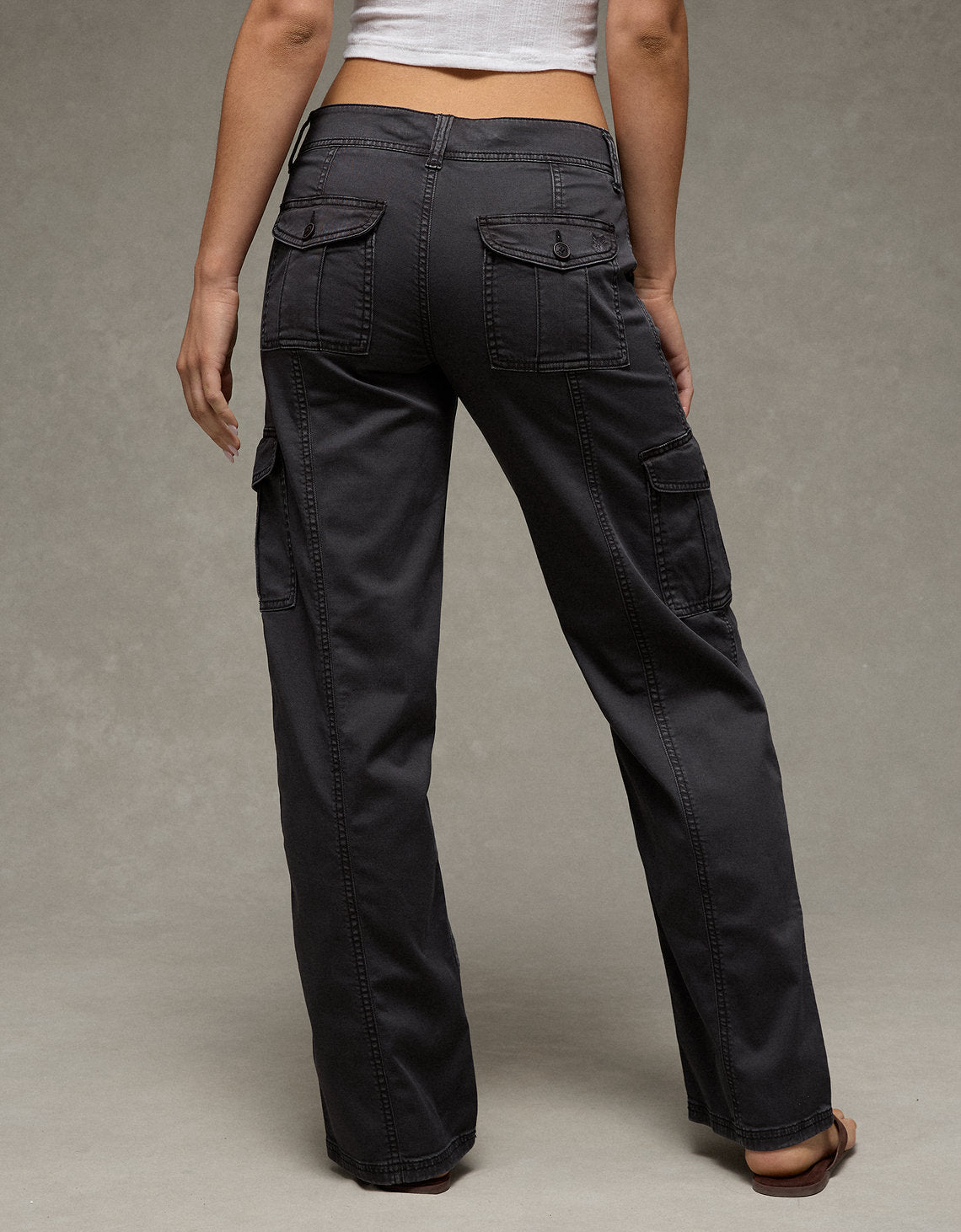 Pantalón Cargo de Tiro Bajo - Negro 0461_5869_094_ob