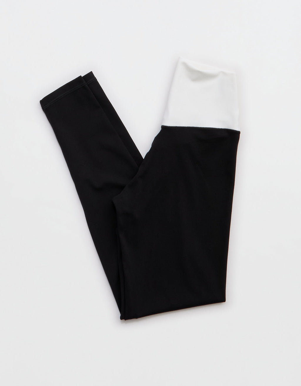 OFFLINE Por Aerie Legging de Cintura Alta Cruzado Real Me - Negro 0491_6178_073_b
