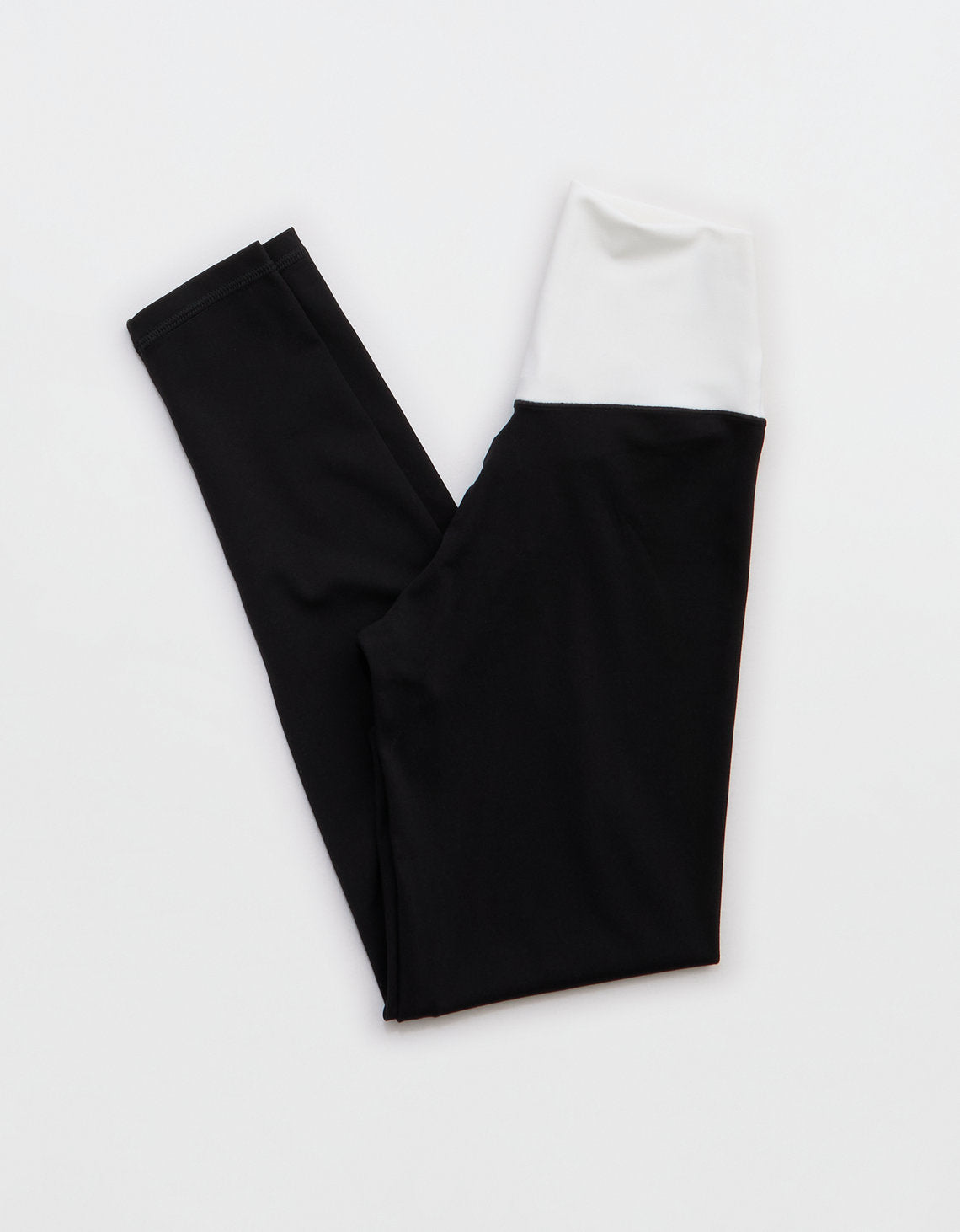 OFFLINE Por Aerie Legging de Cintura Alta Cruzado Real Me - Negro 0491_6178_073_b