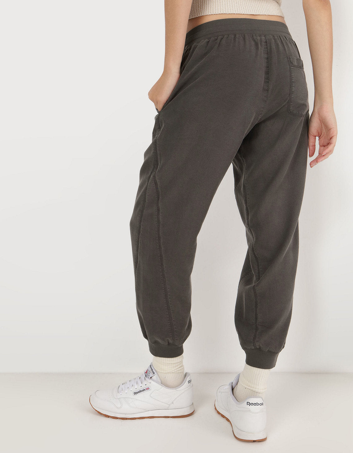 Jogger de sarga Mujer Aerie - Gris 0493_8279_005_ob